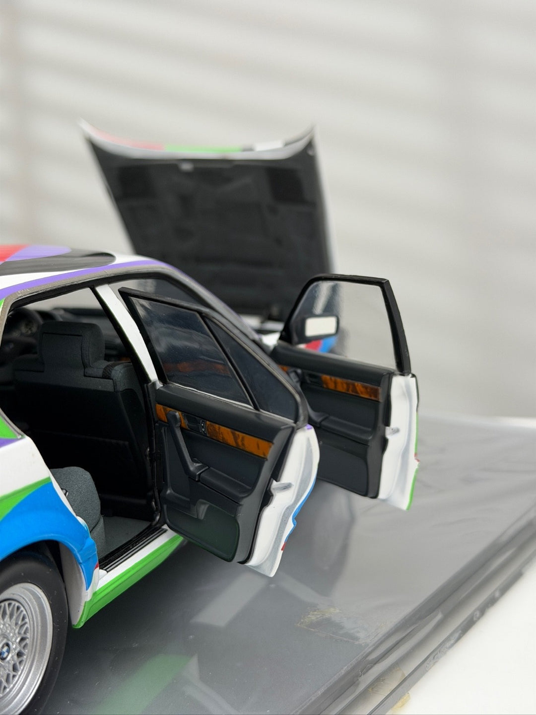 BMW 730i (Cesar Manrique - Art Car) [MINICHAMPS] 1/18 scale