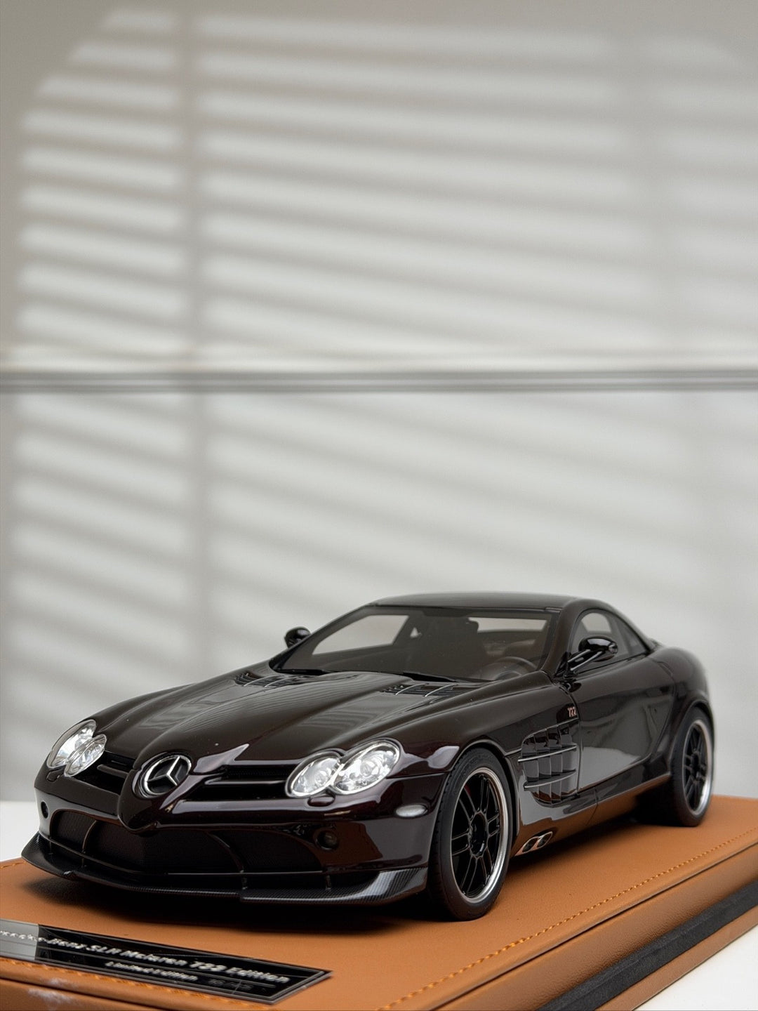 Mercedes-Benz SLR McLaren 722 Edition (Dark Brown) [IVY Merit Model] 1/18 scale