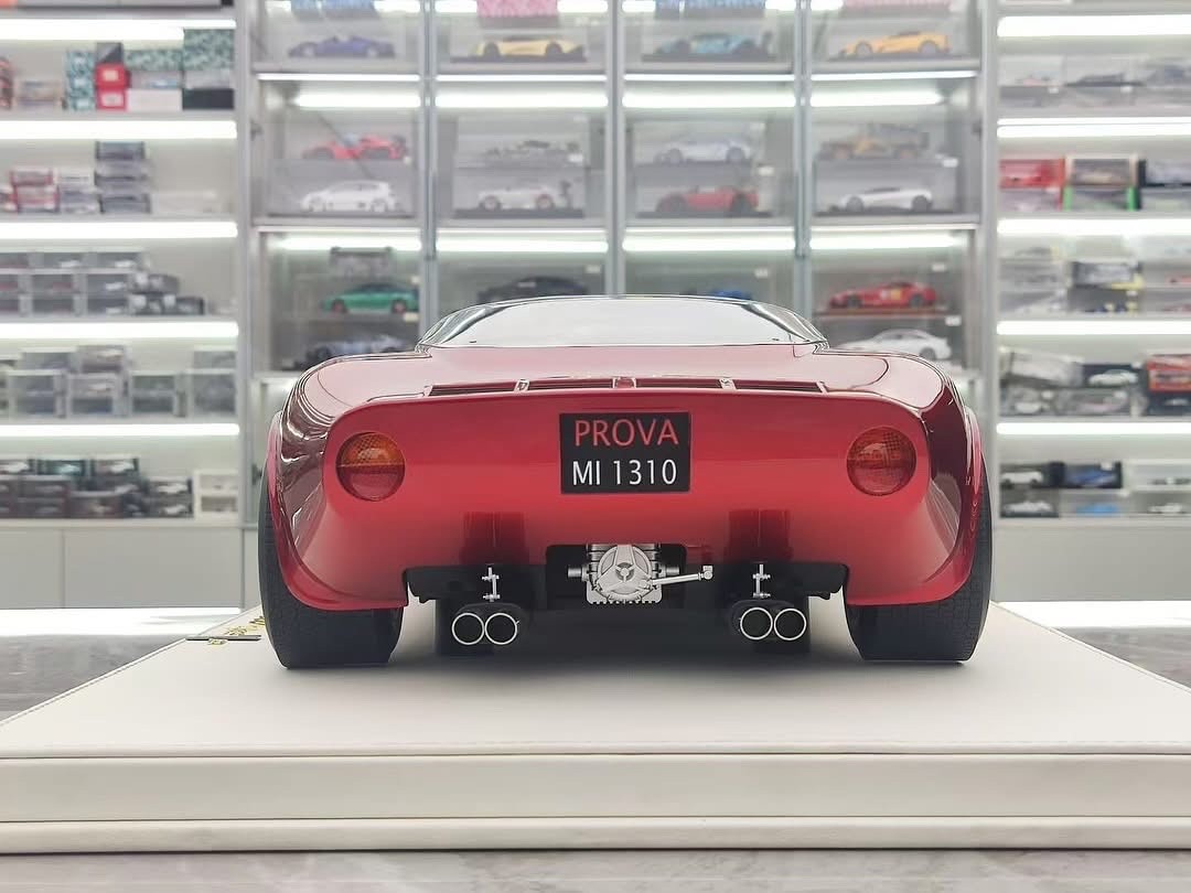Alfa Romeo Tipo 33 Stradale (Metallic Red) [DMH] 1:8 scale