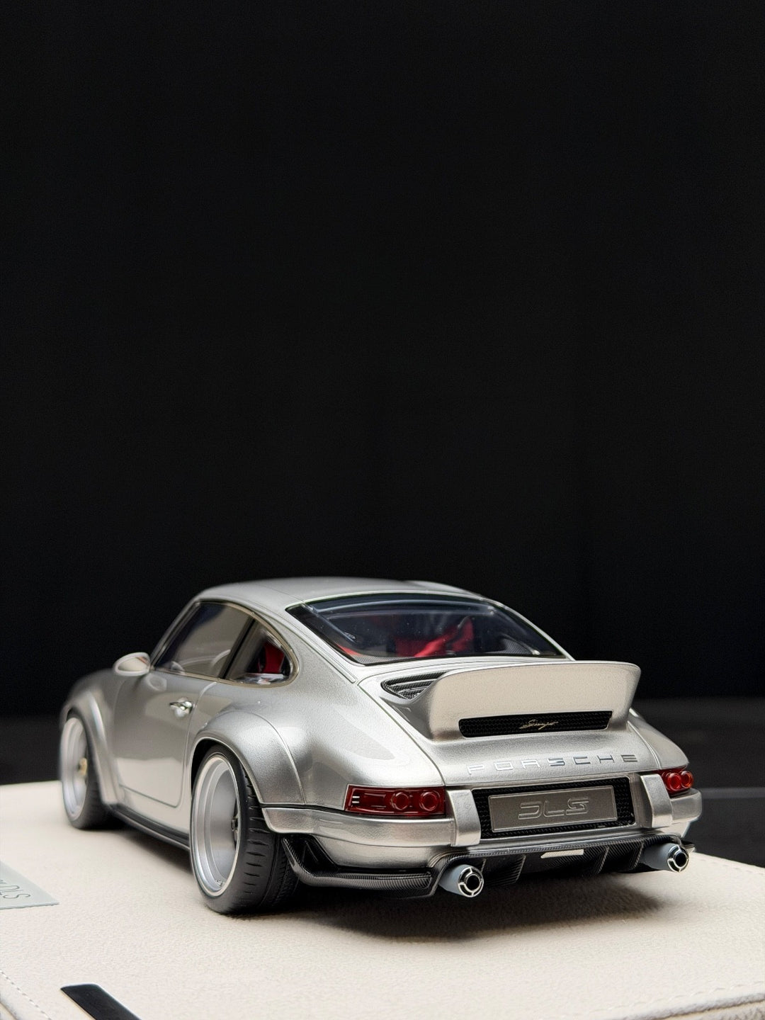 Porsche 911 Singer DLS (Silver) [Make up Eidolon] 1/18 scale