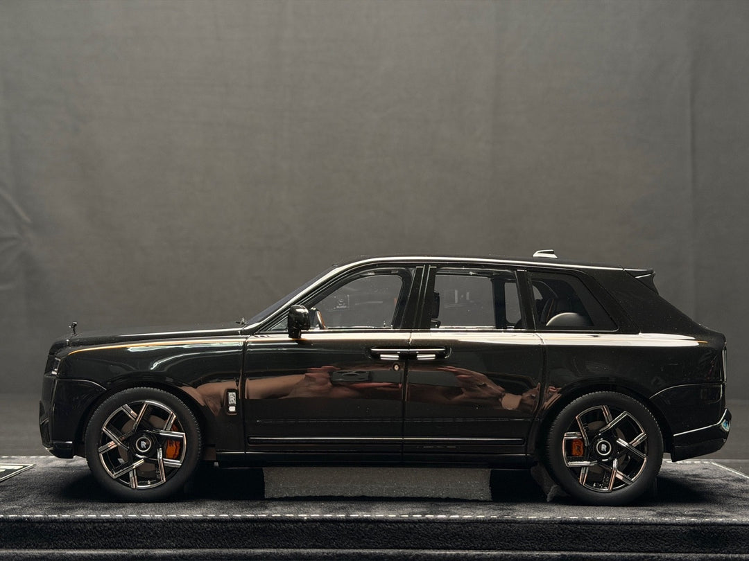 Rolls-Royce Cullinan Series II (Diamond Black) [H&H] 1/18 scale